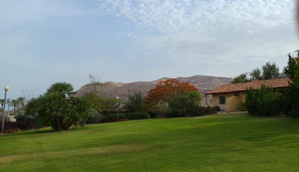 Almog Kibbutz Hotel Exterior foto